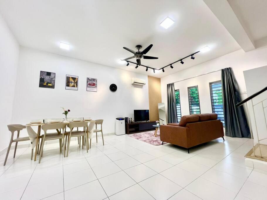 16pax House Landed Setia Alam Mall Sccc Wi-fi Tv *