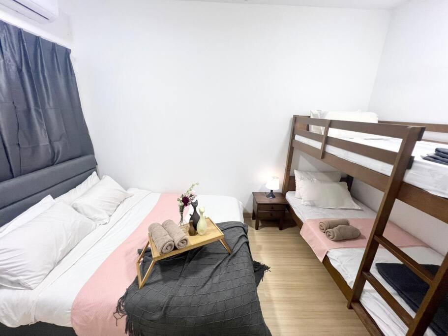 Holiday home 16pax House Landed Setia Alam Mall Sccc Wi-fi Tv