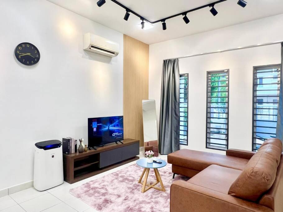 16pax House Landed Setia Alam Mall Sccc Wi-fi Tv